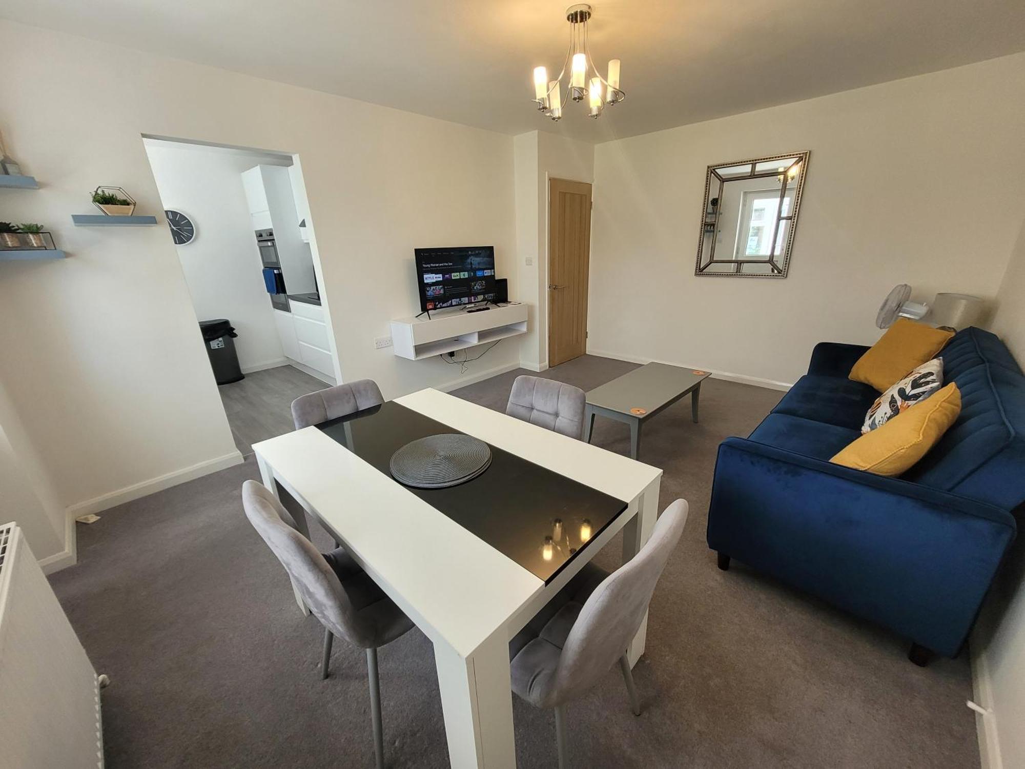 Bumblebee Bungalow - With Separate Office And Gaming Space By Catchpole Stays Colchester Exteriör bild