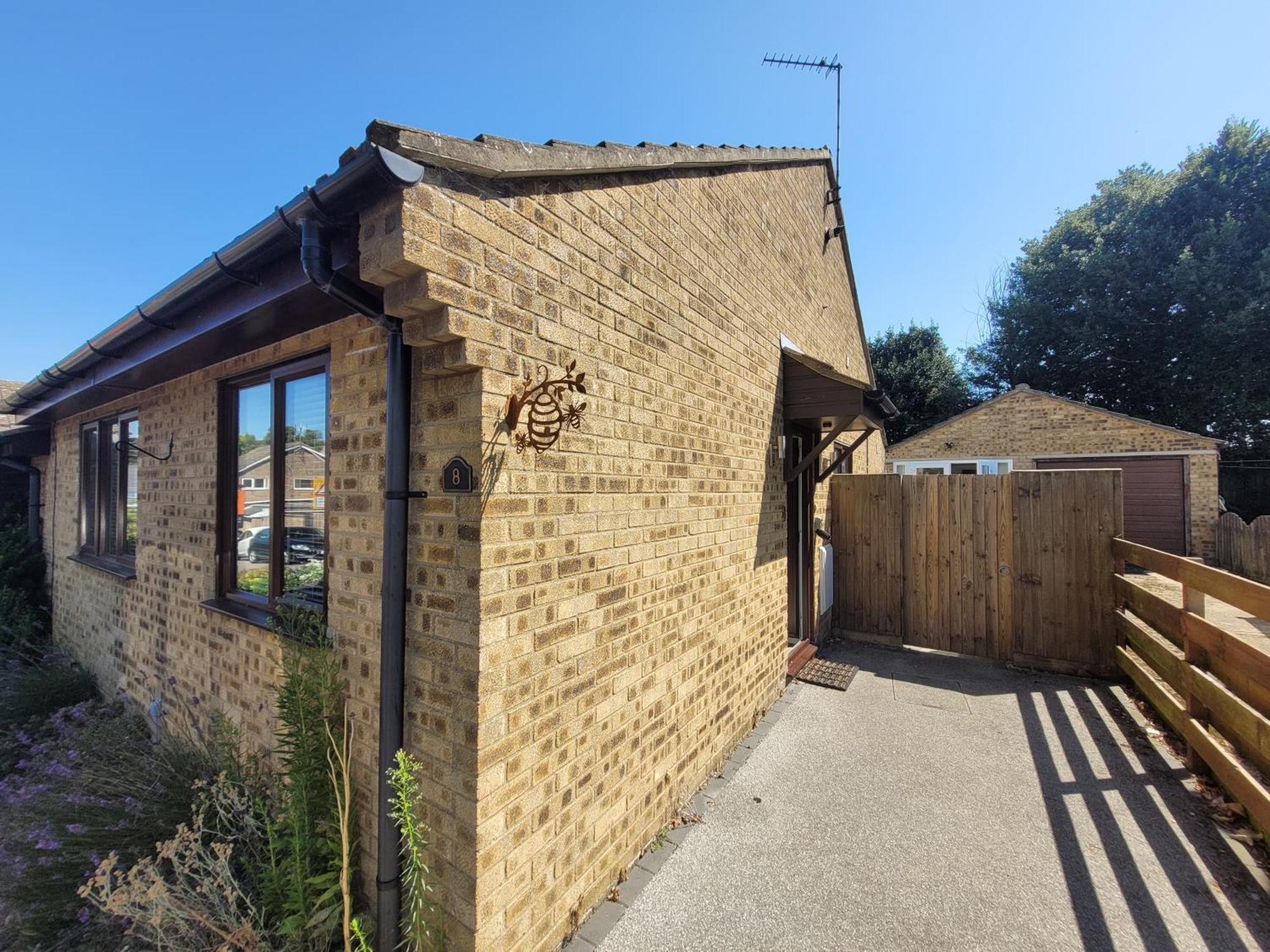 Bumblebee Bungalow - With Separate Office And Gaming Space By Catchpole Stays Colchester Exteriör bild