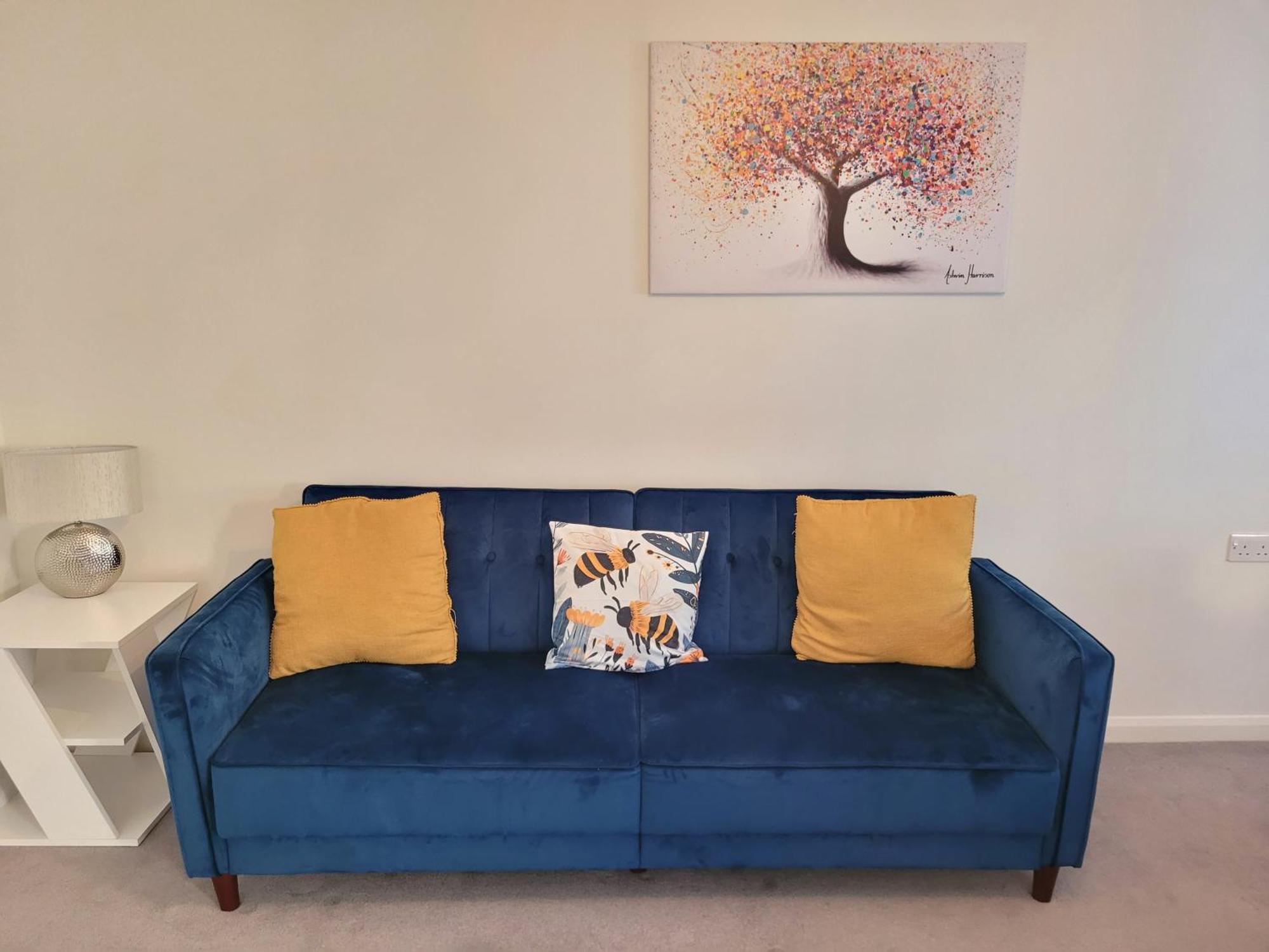 Bumblebee Bungalow - With Separate Office And Gaming Space By Catchpole Stays Colchester Exteriör bild