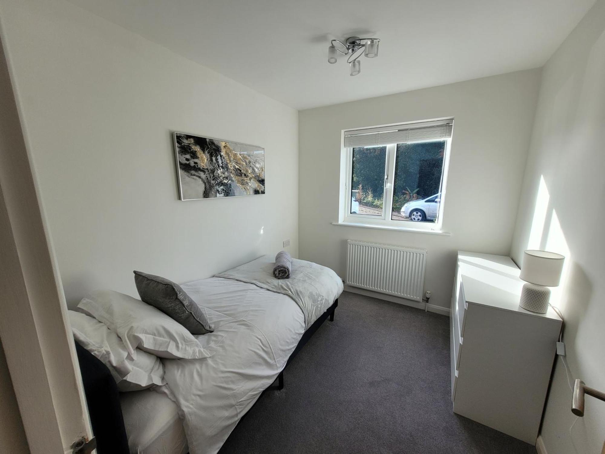 Bumblebee Bungalow - With Separate Office And Gaming Space By Catchpole Stays Colchester Exteriör bild