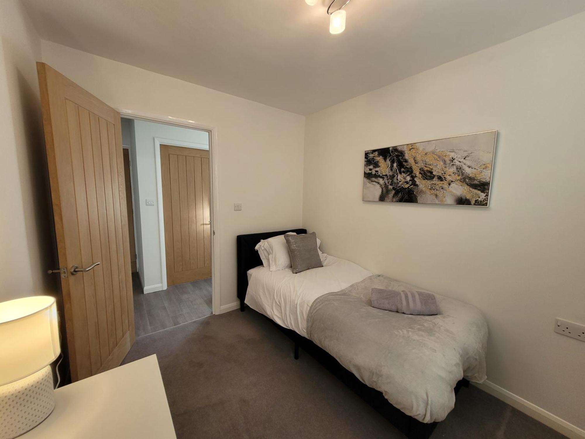 Bumblebee Bungalow - With Separate Office And Gaming Space By Catchpole Stays Colchester Exteriör bild