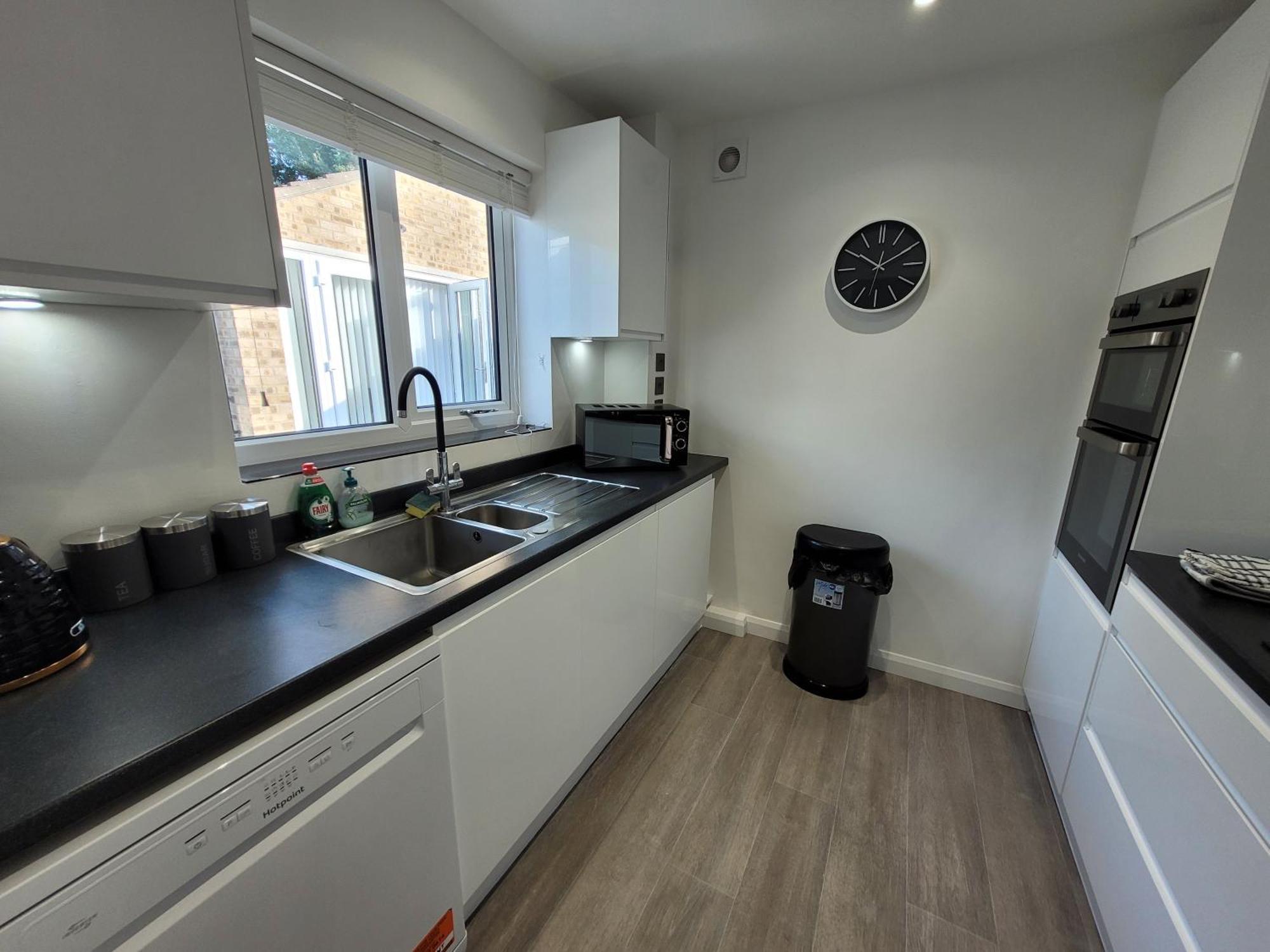 Bumblebee Bungalow - With Separate Office And Gaming Space By Catchpole Stays Colchester Exteriör bild